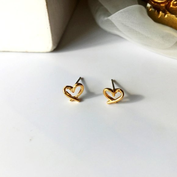 💙💕Last one Wire Heart Stud Earrings - Picture 5 of 15